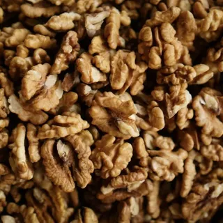 Walnut kernels